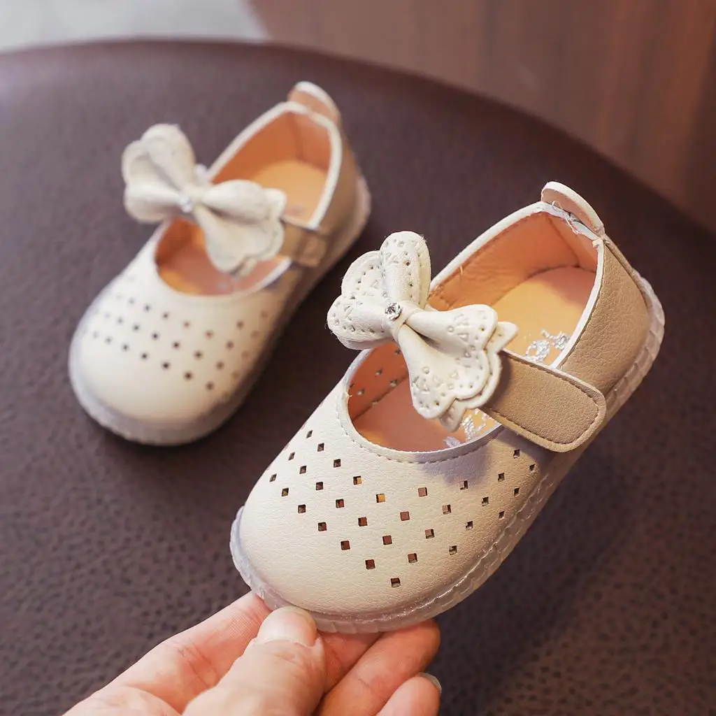 Малышей младенческой Дети Сандалии Детские выдалбливают сандалии малыш Кристалл обувь для принцессы с бантом сандалии обувь для девочек сандалии Nia A40 - Цвет: Бежевый