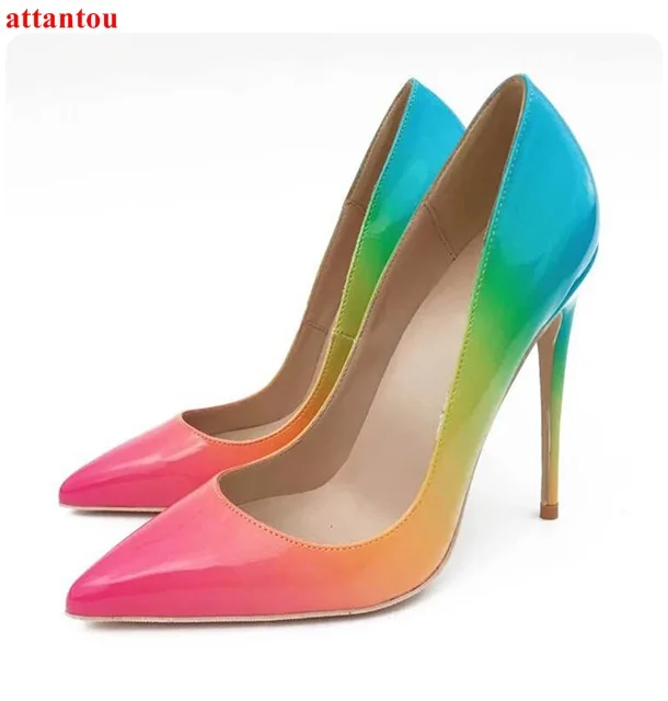 coloured pumps