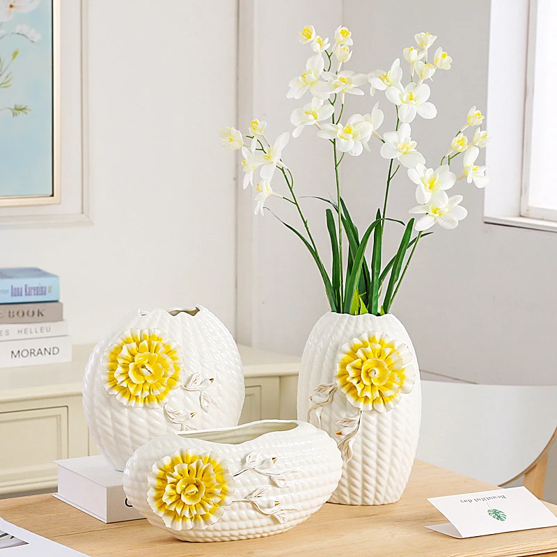 

European Ceramic Vase Creative flower arrangement Simple crafts Dry flowers Vases Home decoration Bottles