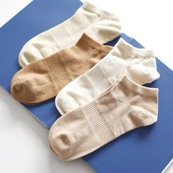 

Spring and summer new men's color cotton solid color breathable boat socks short tube men's cotton socks