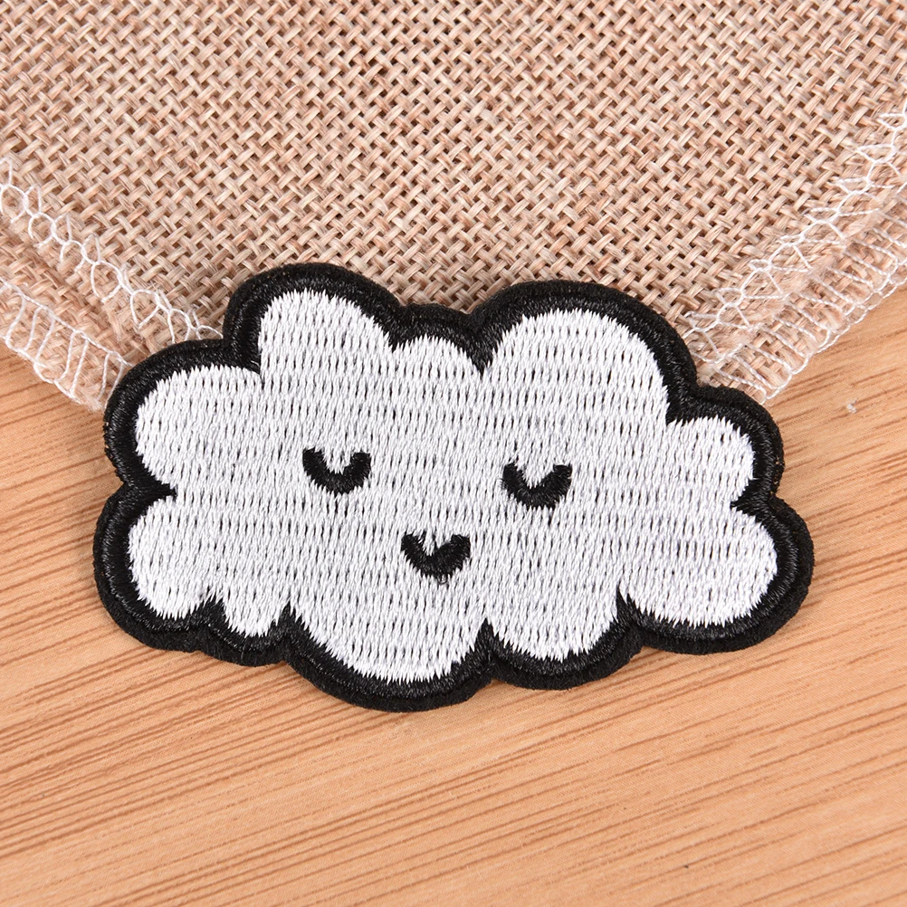 

1Pcs Cute Patch Fabric Badge Garment Cloud Patches For Clothing Iron On Embroidered Sew Applique DIY Apparel Accessories