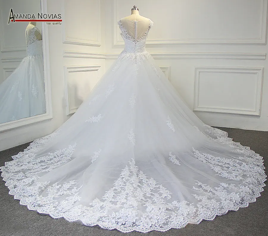 

Luxury Long Train Wedding Dress Wedding Gown Real Pictures