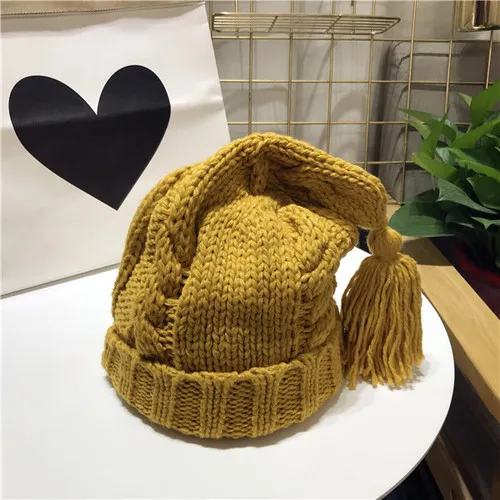 Зимние Skullies Beanies шапки для женщин милые, в Корейском стиле в виде скрученной косы теплые Skullies сплошной цвет кисточкой вязанные шапки-бобы - Цвет: yellow