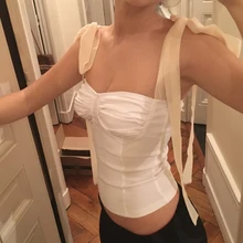 Женский короткий модный летниий топ без рукавов на больших бретелях шнуровкой однотонная майка