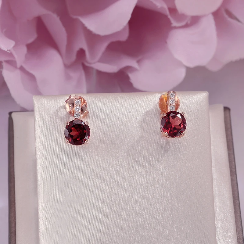 

Natural Garnet Stud Earrings Fine Jewelry 100% S925 Sterling Silver For Women 2ct Red Round Gemstone Classic Brincos CCEI031