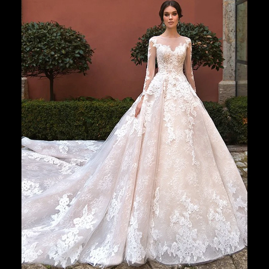 Custom Made New Design Lace Long Train Ball Gown Wedding