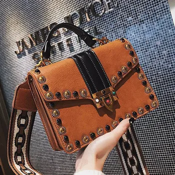 Women's Rivets Vintage Leather Crossbody Bag Small Black Brown Punk Handbag Lock Decoration Shoulder Bag Designer Cross Body Bag
Women's Rivets Vintage Leather Crossbody Bag Small Black Brown Punk Handbag Lock Decoration Shoulder Bag Designer Cross Body Bag