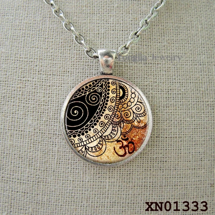 Oriental necklace  Mandala pendant  Mehndi jewelry