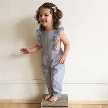 Модные летние комбинезоны в полоску для маленьких девочек; комбинезоны с оборками и рюшами для малышей; свободные длинные штаны с перекрестными завязками на спине
