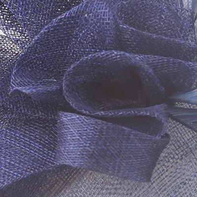 Женские свадебные головные уборы sinamay 21 Цвета женские вечерние вуалетки перо шапка с цветком для церкви Дерби аксессуары для волос FS24 - Цвет: navy