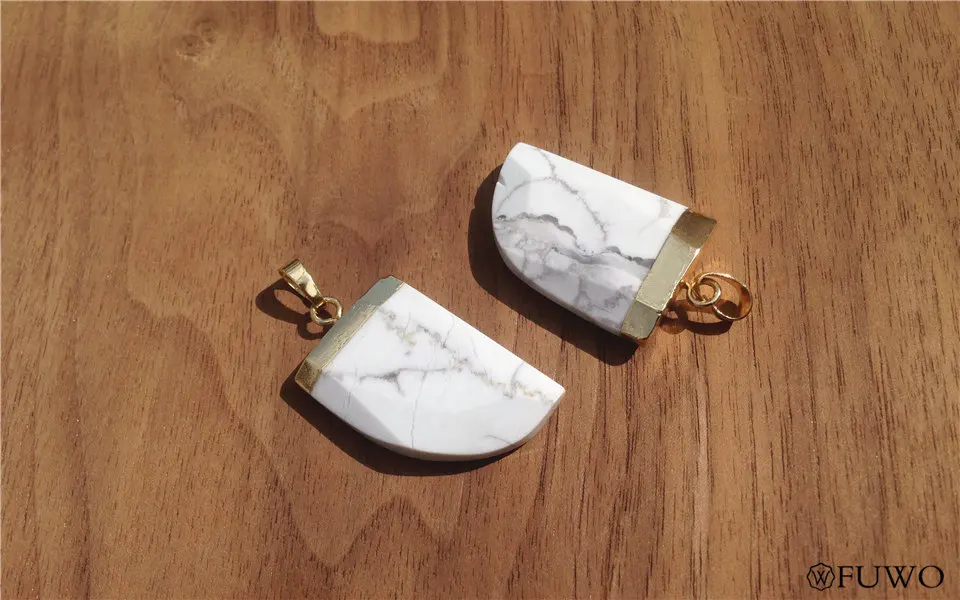 White howlite horn pendant 9