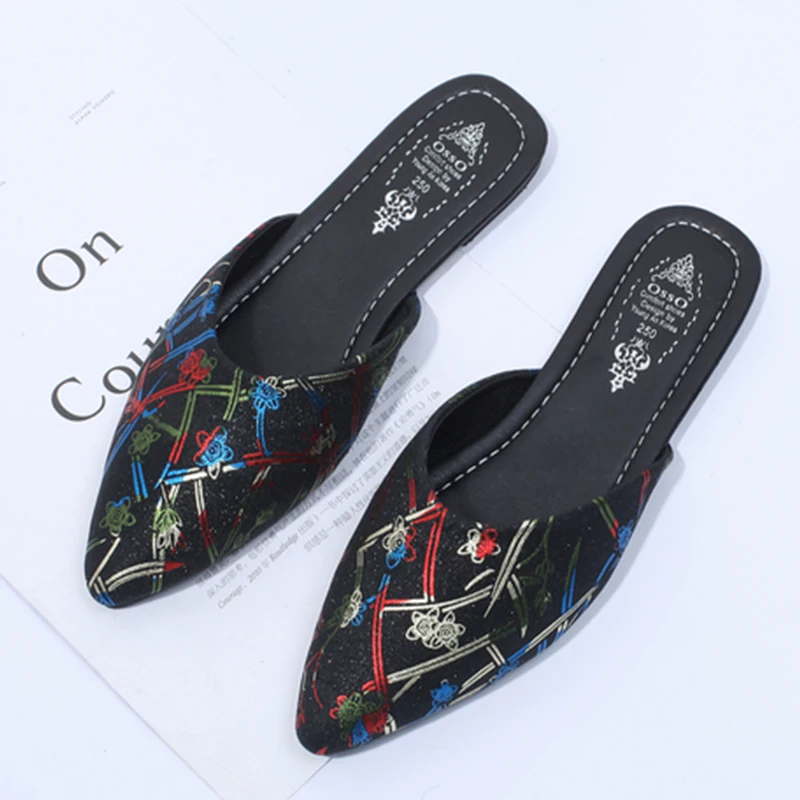 

Plus Size 41 Brand 2019 Women Mules Pointed Toe Low Heel Mules Shoes Woman Casual Print flower Flat Shoes Slip On Summer Shoes