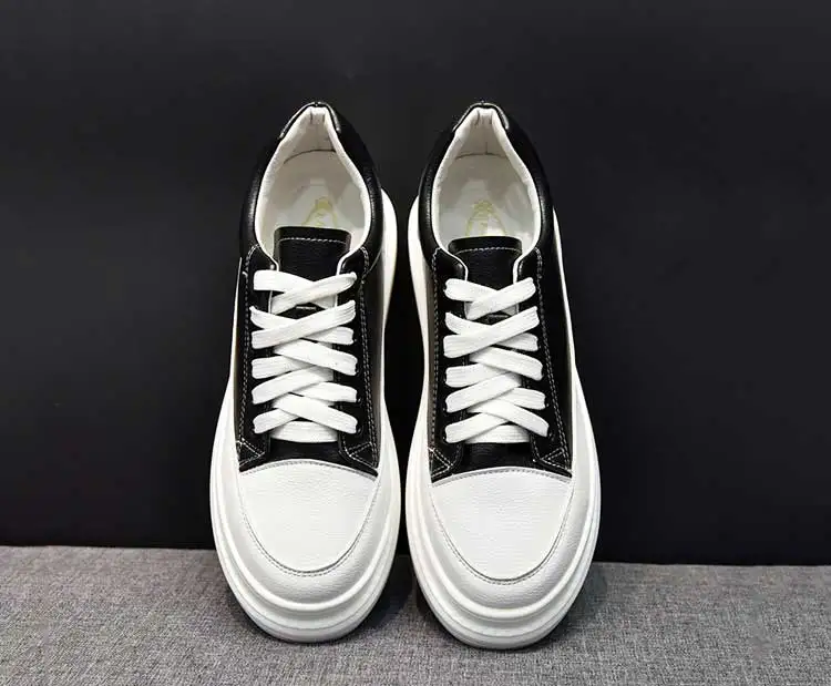 داخل صعد النساء بو أحذية رياضية 2019 الربيع السيدات سميكة سوليد أحذية تزلج امرأة رونينغ الأحذية الإناث المشي حذاء أسود الأبيض