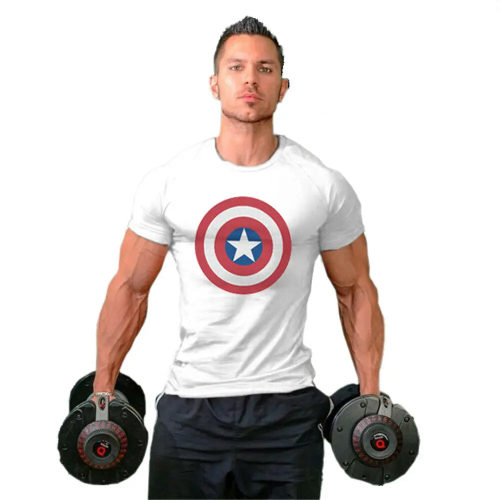 Капитан фитнес. Бицепс в футболке. Футболка с мышцами детская. Одежда для бодибилдинга. Бицуха в футболке.