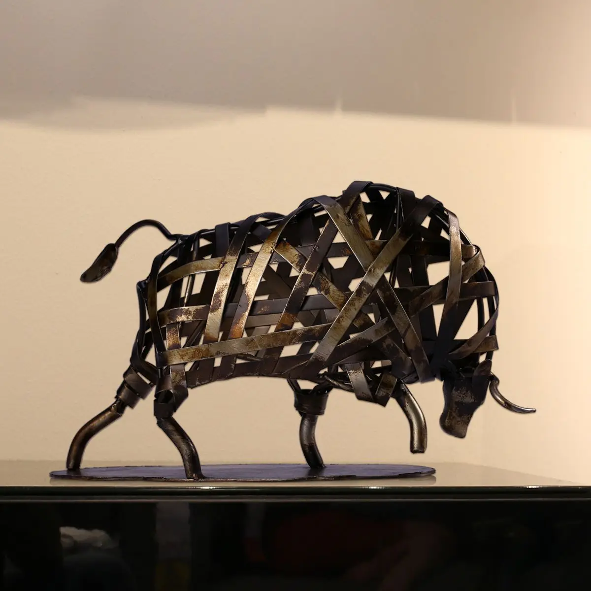 

2019 New TOOARTS Metal Sculpture Iron Braided Cattle Home Furnishing Articles Handmade Crafts