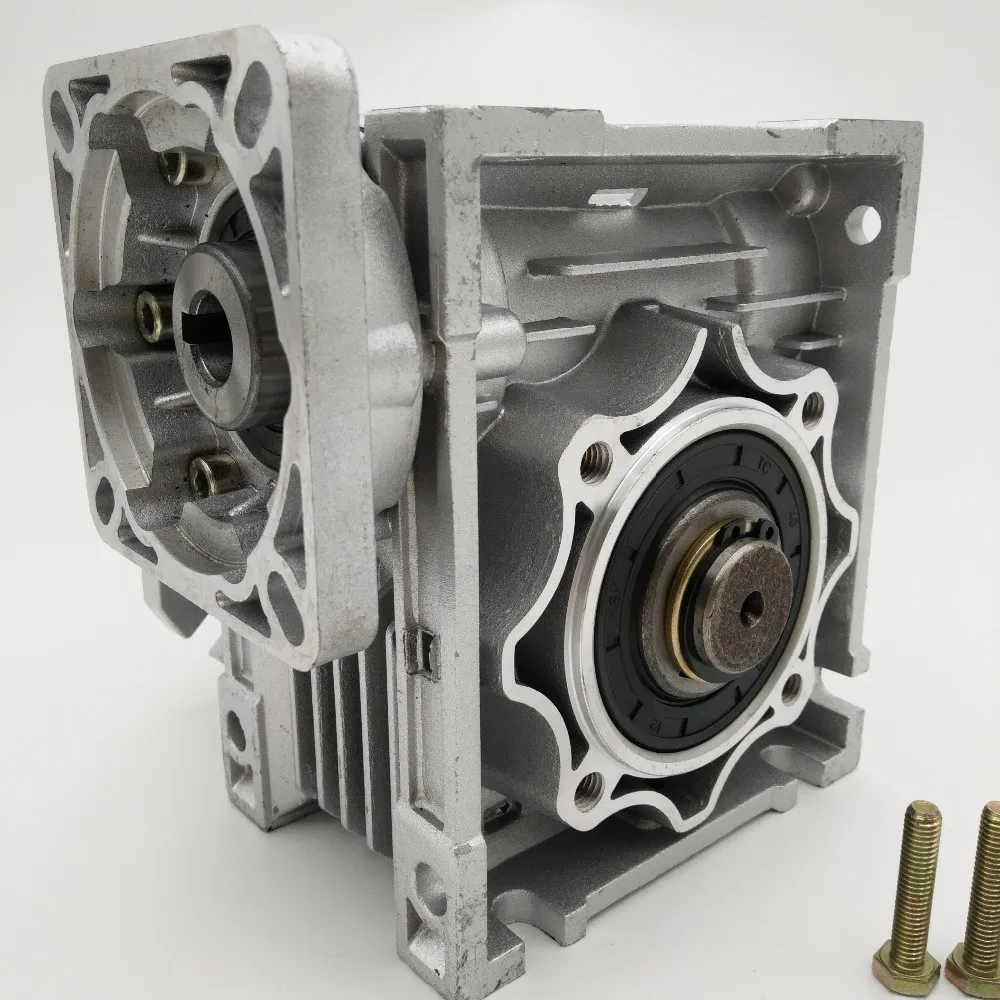 NMRV050-10 with short output flange (7)