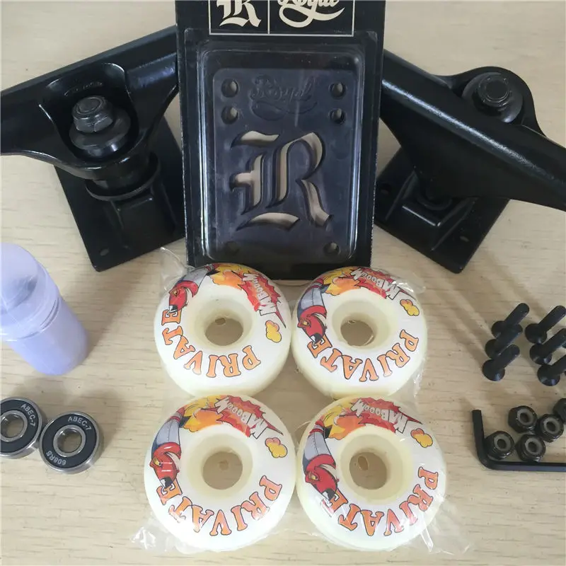 skateboard trucks andbearings andwheels (2)
