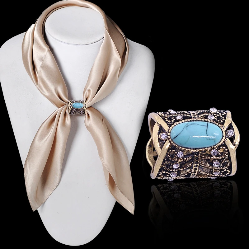 

Vintage Hollow Round Ring with Rhinestone For Women Ladies Shawl Scarf Buckle Accessories Brooches Pin Clips