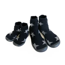 1 пара, носки-тапочки для родителей и детей, обувь с резиновой подошвой, домашние уличные детские носки, тапочки, нескользящая плюшевая обувь для малышей, Sokken