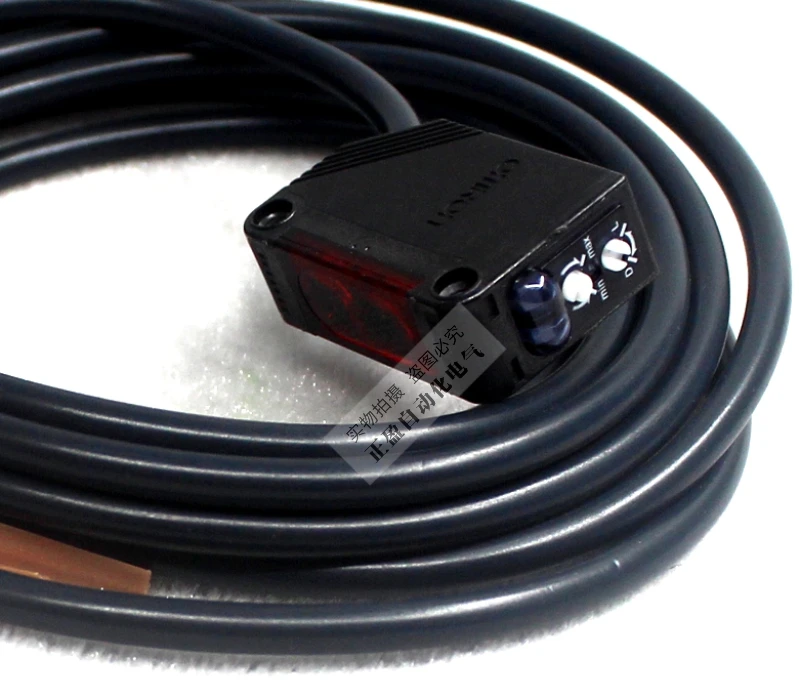 

Genuine Omron OMRON photoelectric switch sensor E3ZG-R61 send bracket reflector to replace E3Z-R61