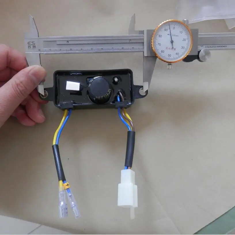 3KW 2KW 250V 220UF SQURE AVR 6 WIRES 6