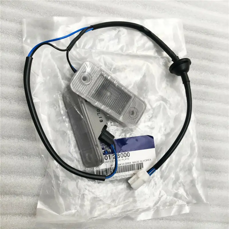 

OEM 925012B000 92501-2B000 License plate light after license plate light license plate lighting For Hyundai Santa Fe 2006-2012
