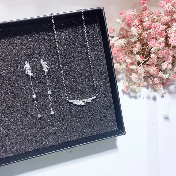 wing feather women necklace Hypoallergenic fadeless alloy fashion jewelry for women girl Christmas gift
