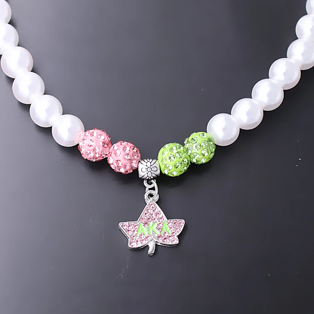 

New arrival university Greece sorority society AKA ivy leaf pendant necklace FIT student gift souvenir pearl necklace