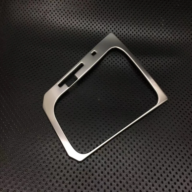 (3)
