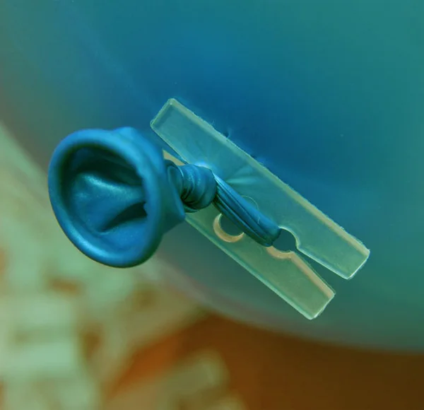 DH_balloon clip-1