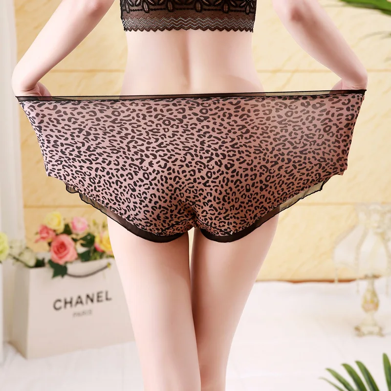 5087Model Leopard Print3.jpg