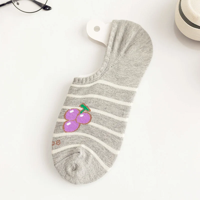 Dreamlikelin сладкий Невидимый спортивная обувь носки для девочек для женщин хлопок Японии стиль клубника арбуз летние низкий носок - Цвет: Grape