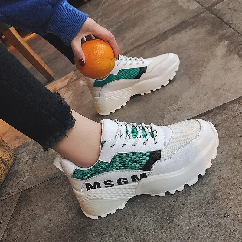 

2019 new Old shoes women Spring new women's shoes Fashion platform shoes Korean version of wild women's shoes