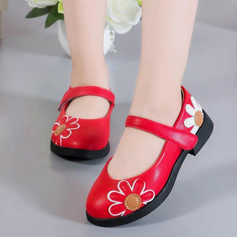 Детская кожаная обувь для девочек; обувь принцессы с цветочным узором; детские кроссовки для девочек-подростков; Вечерние черные мокасины; белые школьные туфли для выступлений - Цвет: Красный
