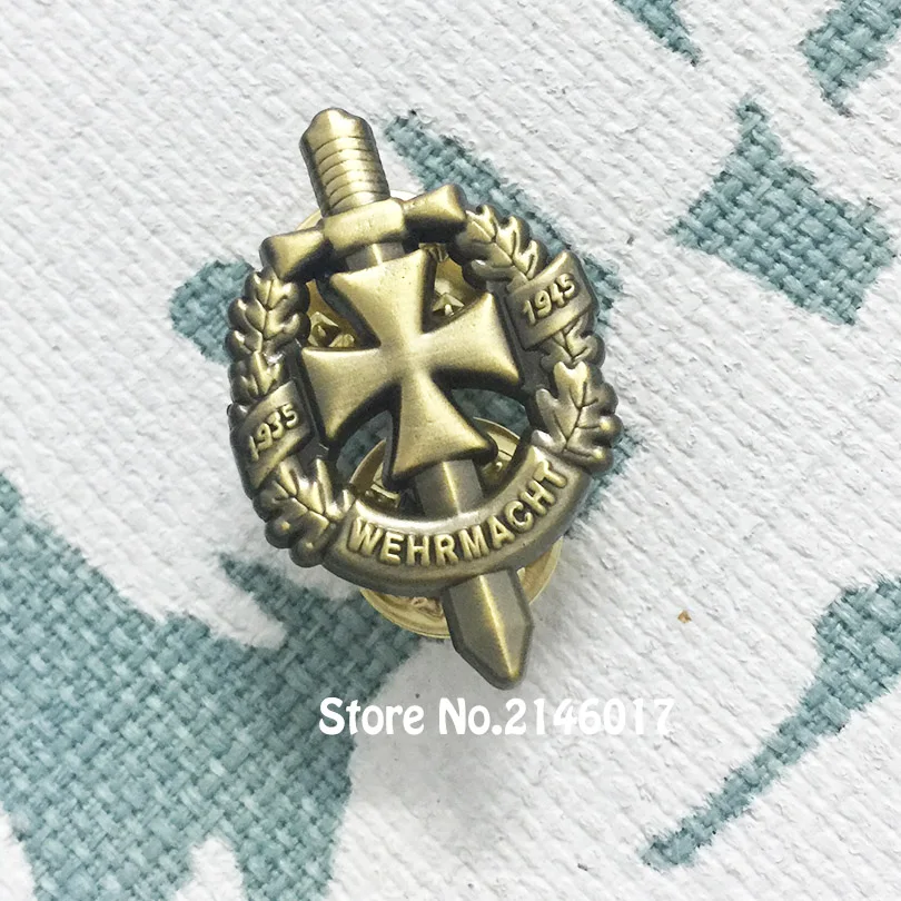 Vintage 1940s WW2 Army Infantry Insignia Pin - Toadstool 