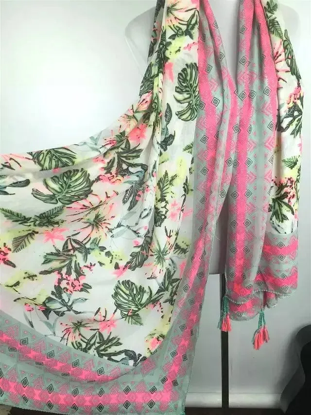 Новейший популярный розовый шарф с принтом листьев женский геометрический вискозный шарф с кисточками 5 шт./партия
