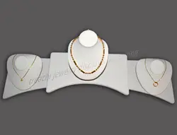 Ювелирные изделия бежевый бархат деревянный витрина включают три Цепочки и ожерелья Дисплей портрет четыре деревянные доски Jewelry Дисплей