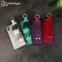 

Qianliyao Luxury Retro 3D Crocodile Skin Wristband Phone Case For iPhone 6 6S 7 8 Plus X 10 Case Leather Pattern Hard PC Cover