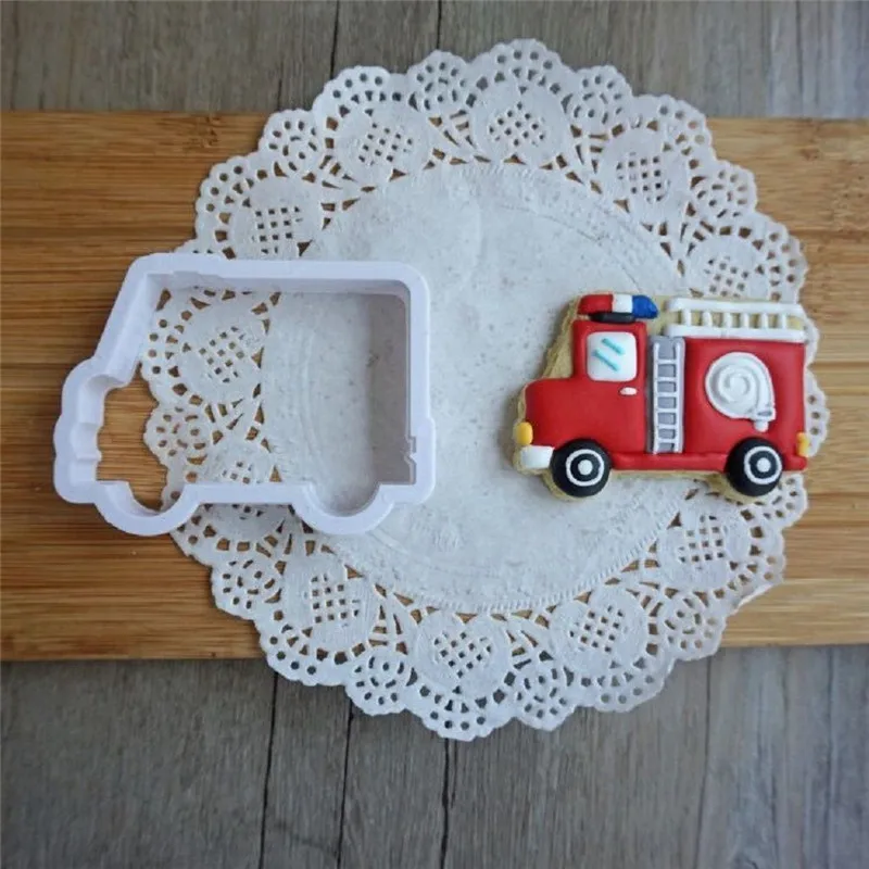 8Pcs/Set Cute Cartoon Cookie Cutter Tools 3D Plastic Car Shape Gingerbread Mold DIY Pastry Embossing Cookie Biscuit Baking Mold 8Pcs/Set Cute Cartoon Cookie Cutter Tools 3D Plastic Car Shape Gingerbread Mold DIY Pastry Embossing Cookie Biscuit Baking Mold