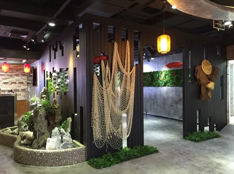 2628407565_2054856894