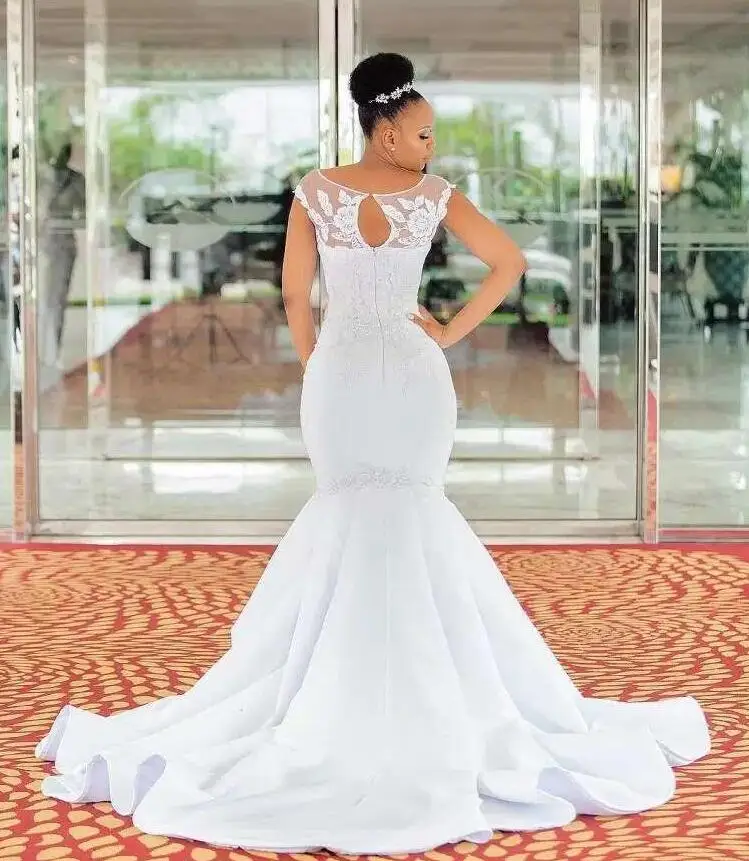 Vintage Mermaid Wedding Dresses 2019 Sheer Nude Back Appliques Lace Boat Neck robe de mariee Bridal Gowns Plus Size-1