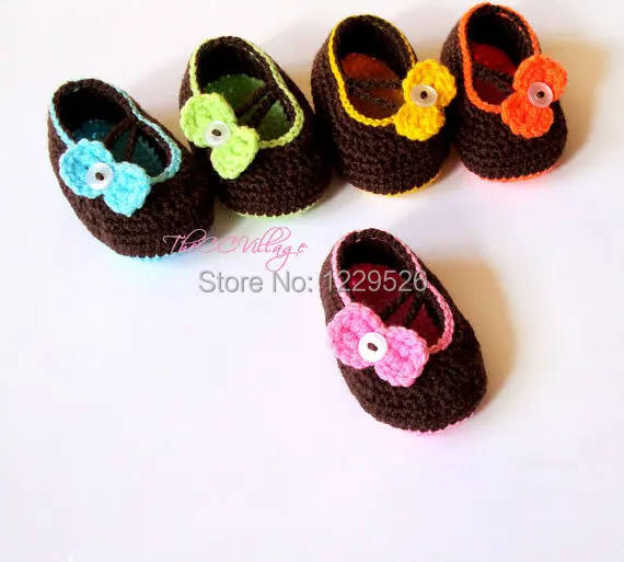Коричневые вязанные крючком пинетки, обувь для новорожденных девочек розовый, зеленый, желтый и много цветов