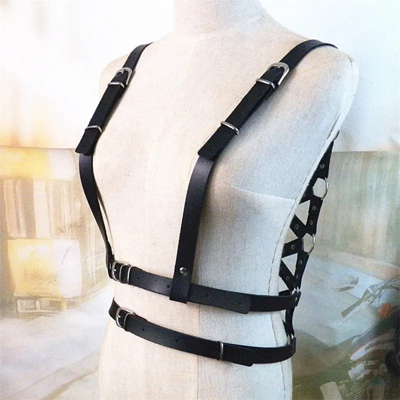 Модный кожаный женский топ в стиле панк с ремнем, грудной бандаж, черные ремешки с заклепками, обрезанный топ с вырезами