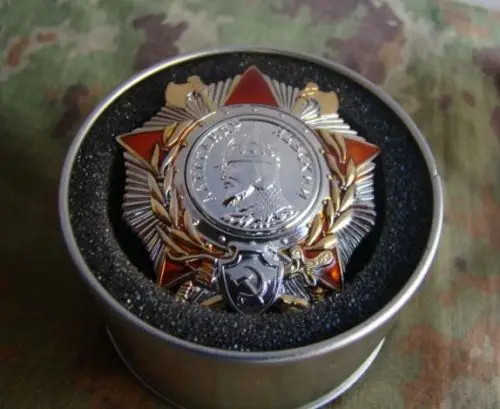 

WWII SOVIET UNION USSR ALEXANDER NEVSKY AWARD ORDER MEDAL BADGE AND GIFT BOX