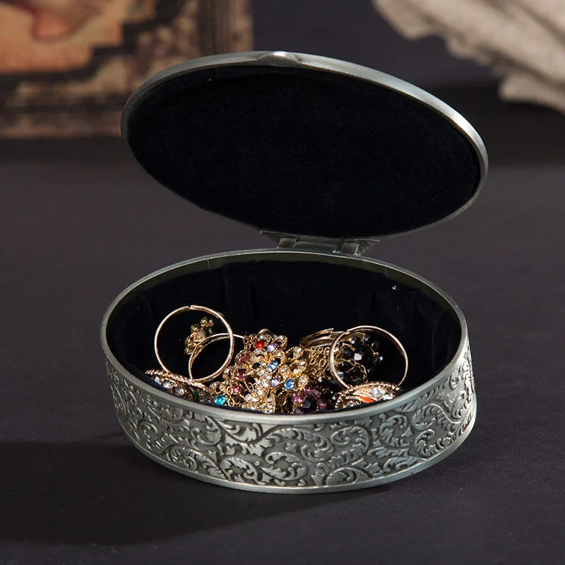 

Oval Vintage Trinket Silver Boxes Vintage Jewelry Storage Case Princess with Exquisite Texture Style Wedding Ring Home Table Dec