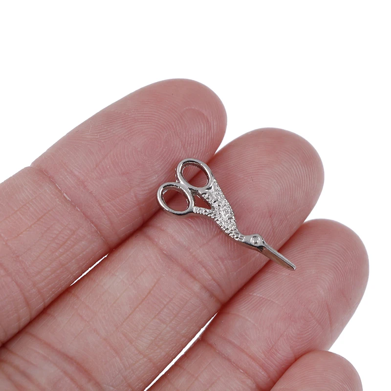 

Mini Metal Scissors 1pcs 1:12 Dollhouse Miniatures Accessories Simulation Silver Crafts Toys Sewing Scissors Furniture Toy