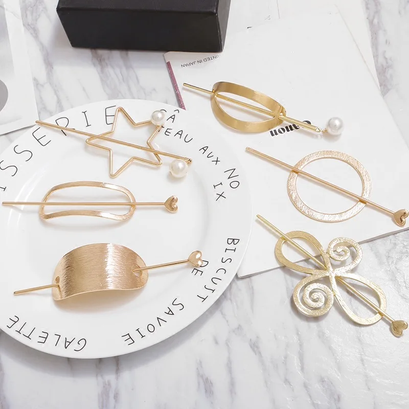 

Korean Barrette Moon Triangle Design Metal Hair Clips For Women Hair Accessories Gold Hairpin Heart Star Hairband Hair holder