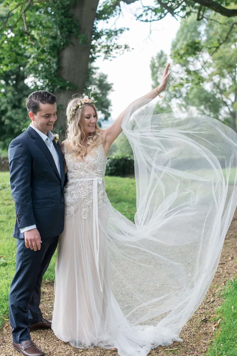 Liz-Martinez-aynhoe-park-wedding-36