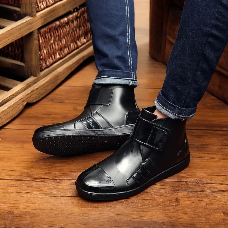 

Dwayne 2019 Fashion PVC Waterproof Rainboots Flat Short Plush Boots Mens Ankle Boots Non-slip Rubber Water Shoes Buckle Botas