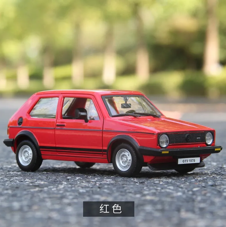 1:24 Volkswagen Golf R32 модель автомобиля из сплава Игрушечная модель автомобиля для украшения подарка